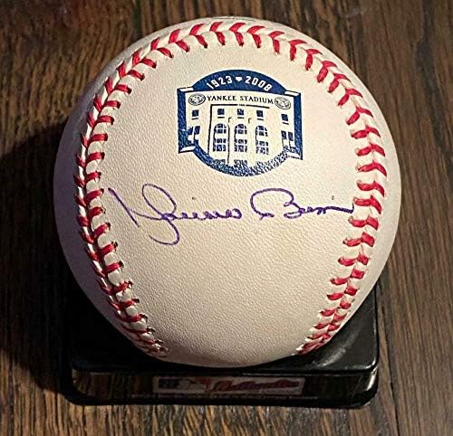 Мариано Ривера е подписал играта на топка с автограф от легендата на клуба от Ню Йорк Янкис Копито Coa - Бейзболни